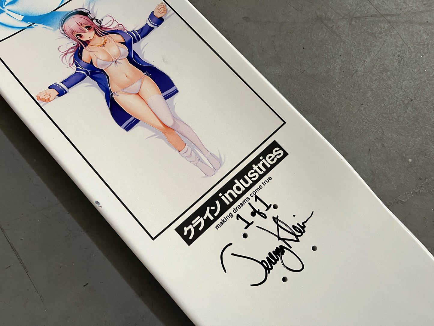 sonico 8.5 X 32.25 POWDER BLUE/PEARL WHITE/PINK MIXED PROCESS SIGNED 1 of 1