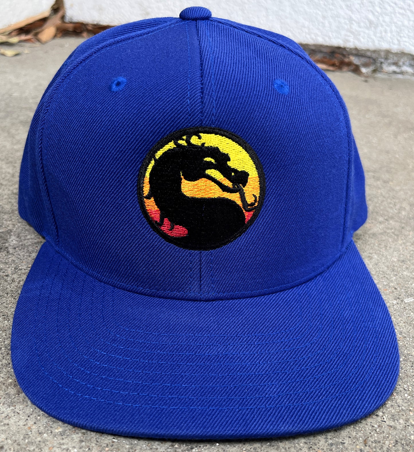 dragon embroidered snapback hat - ROYAL BLUE