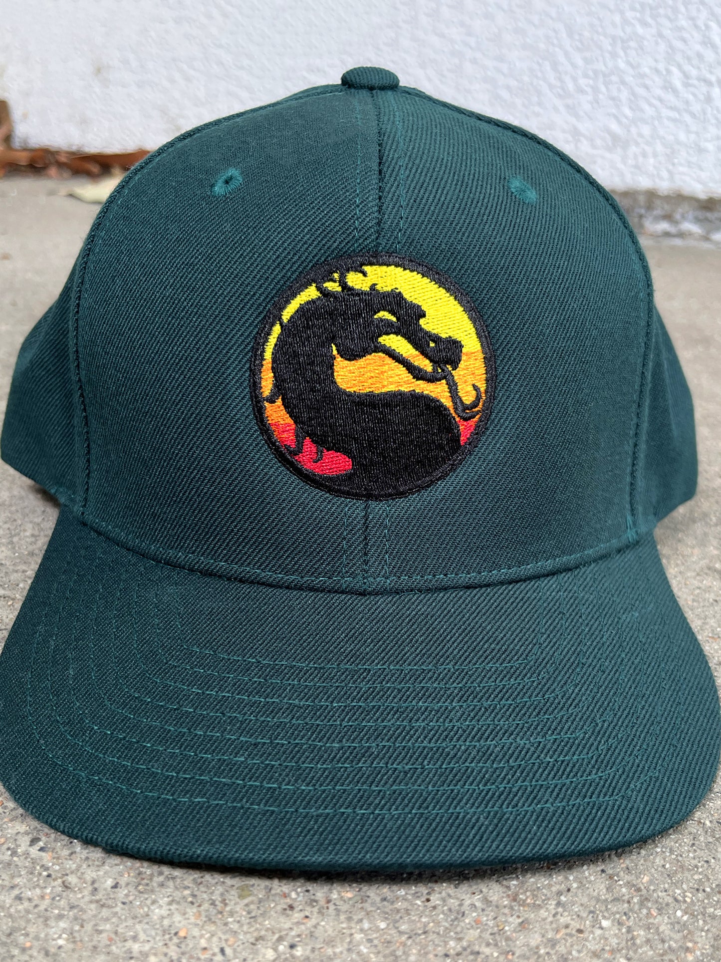 dragon embroidered snapback hat - FOREST GREEN