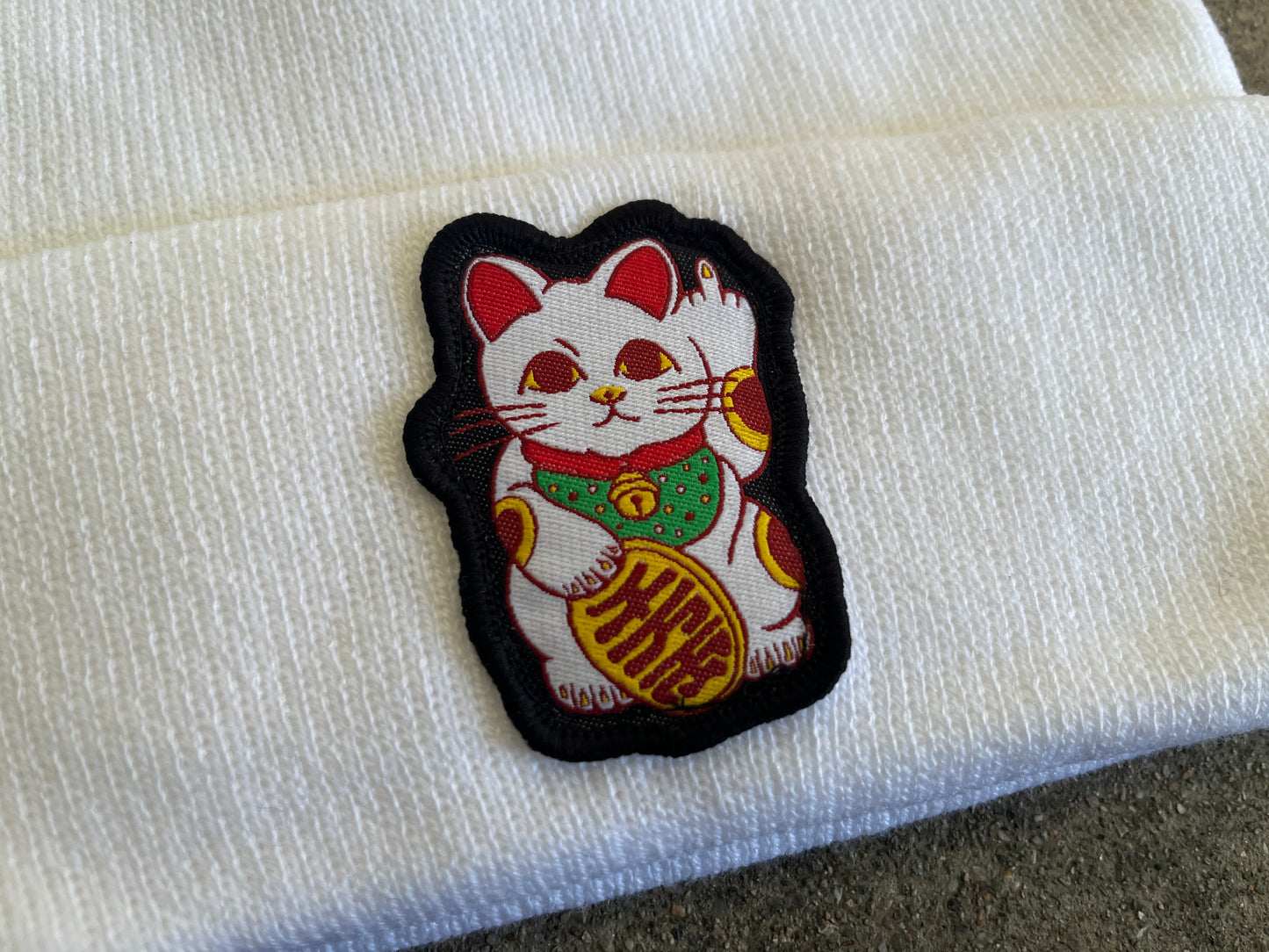 unlucky cat beanie - WHITE