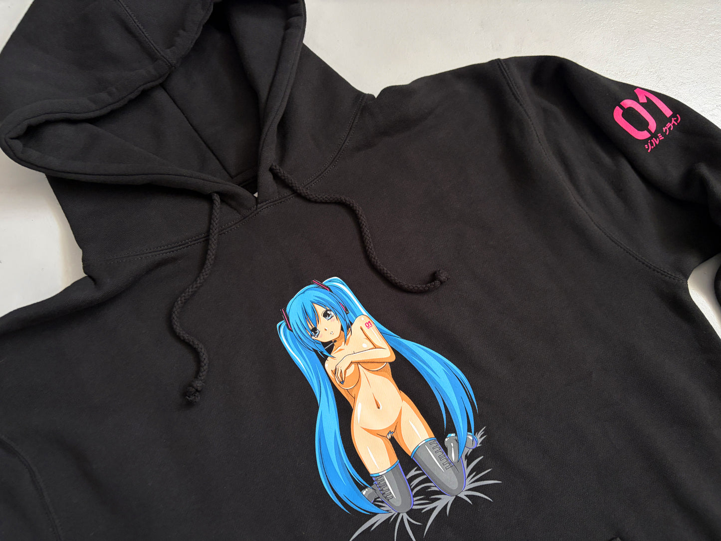 hatsune 10 OZ. HEAVYWEIGHT HOODED SWEATSHIRT - BLACK