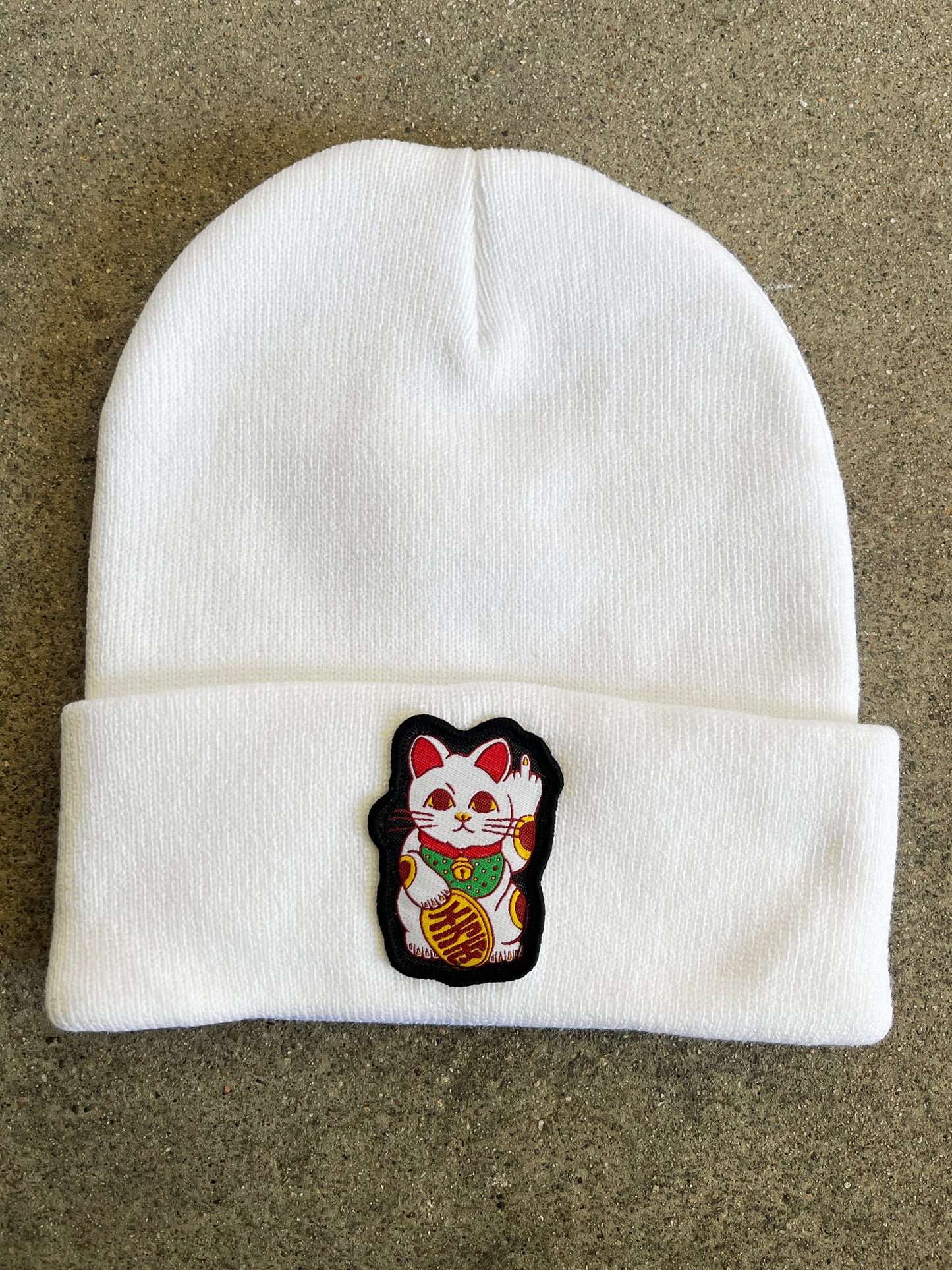 unlucky cat beanie - WHITE